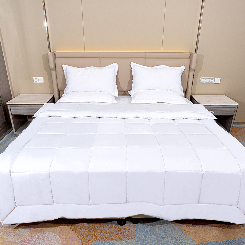 Cotton Cover Polyester Comforter nhẹ ， Chèn Duvet siêu mềm cho thời tiết ấm áp ， GRS Tái chế Microfiber